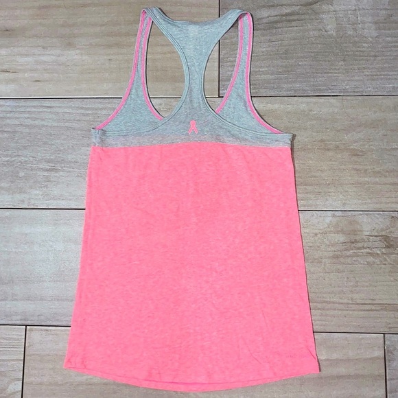 UNDER ARMOUR Breast Cancer “HERO” Racerback HeatGear Tank - Picture 4 of 9